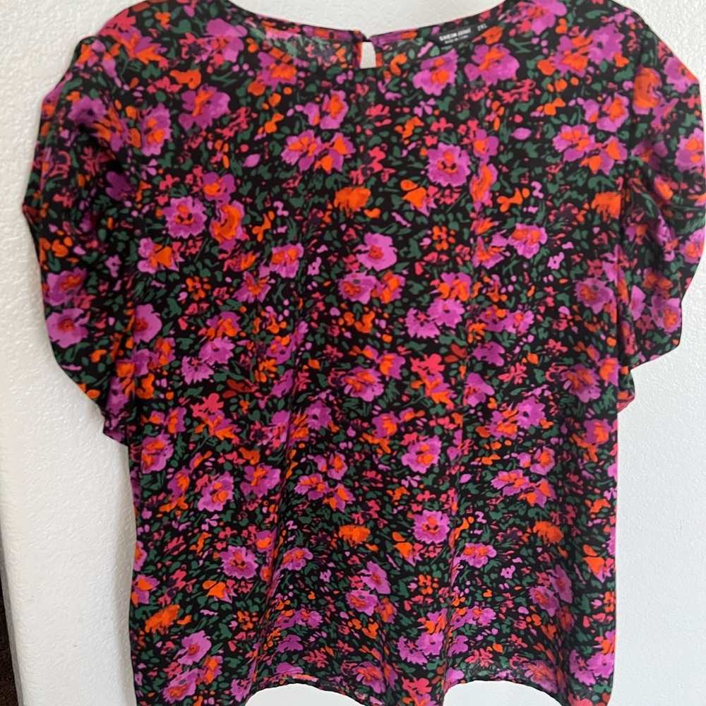 Shein curve floral top